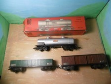 JOUEF  3 WAGONS  MARCHANDISE ET 1 BOITE VIDE    ECHELLE HO