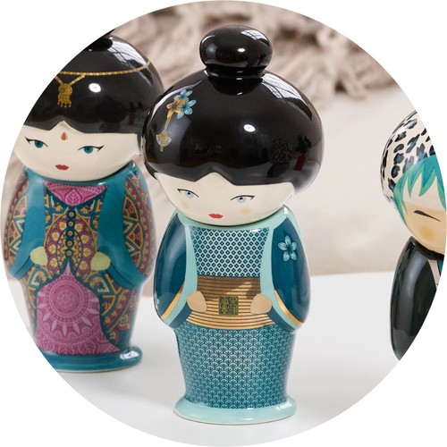 Superbe poupée japonaise - superbe,