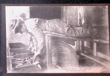 CPA  THIERS  Usine de coutellerie  Une polisseuse au travail