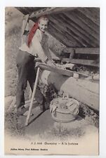 SUISSE SWITZERLAND Canton du VALAIS  CHAMPERY foulards rouges lavage fontaine