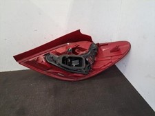 Feu arriere principal gauche