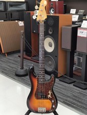 Guitare basse électrique