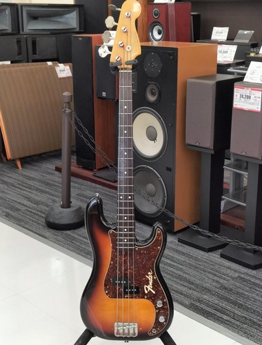 Guitare basse électrique