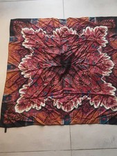 Ancien foulard en soie Jean Patou Paris. 