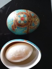 oeuf surprise avec savon peint