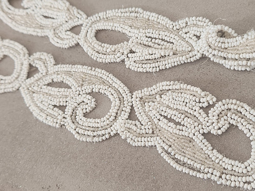 Dentelle ancienne style jais