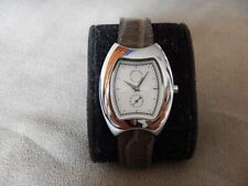 ÉTONNANTE MONTRE FORME "TONNEAU" PETITE TROTTEUSE ACIER POLI NEUVE FEMME