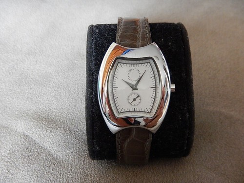 étonnante montre forme - Étonnante,