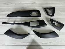 LOT DE PIÈCES DE GARNITURE