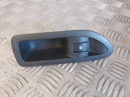 Commande bouton lève vitre