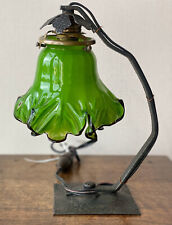 Lampe art déco pied fer forgé martelé tulipe verte liseré noir dlg Powolny