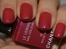 Le Vernis Rouge N 19 Chanel