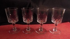 Service de 4 verres a vin en cristal de Baccarat modèle Ecaille