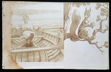 carte photo - enfant dans une barque / écureuil