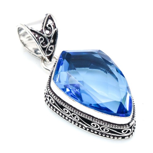 Pendentif bijoux fait main - , en