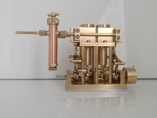 Moteur à vapeur bicylindre de type pilon avec inverseur de marche