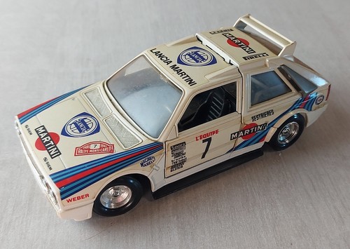 Ancienne voiture lancia delta - lancia,
