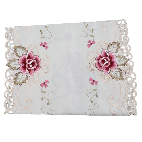 Nappe ovale brodée florale
