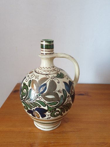 Ancienne poterie roumaine