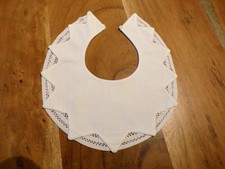 Linge ancien Bavoir en piqué de coton blanc