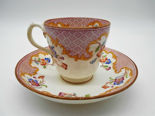 Tasse sous en - tasse,