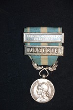 Medaille coloniale agrafes - medaille,
