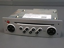 Autoradio CD - Renault update list - modèle "argent" - livré avec code