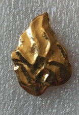 Pin's Yves Saint Laurent YSL Luxe Vintage Rare Feuille France Parfum Signé Mode