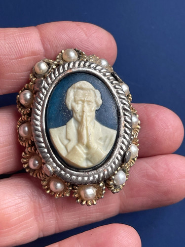 Broche vintage camée homme