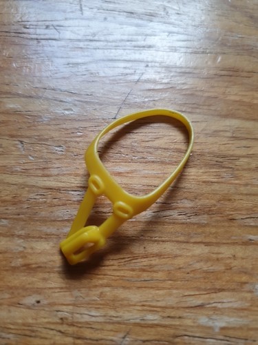 Porte épee jaune pirate - épee,