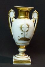 AA 19ème joli vase amphore d' église porcelaine de Paris 23cm700g croix jésus   