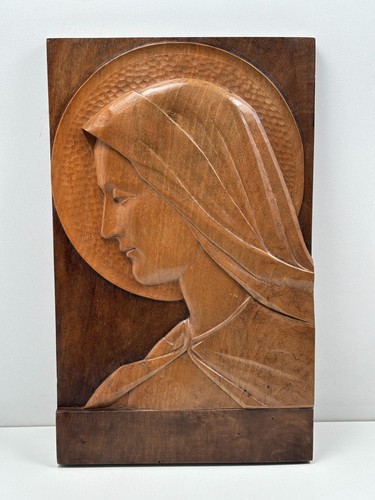 Sculpture bas relief - la, sainte