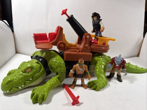 Walking croc pirate hook - walking,