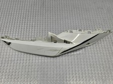 CARÉNAGE DE CAPOT SUPÉRIEUR