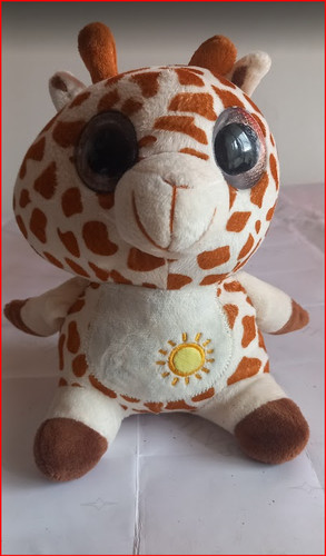 Peluche girafe yeux brillants - yeux,