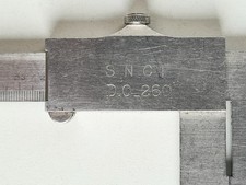 Pied a coulisse outil mesure