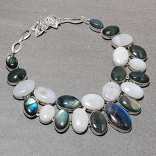 Collier bijoux pierre