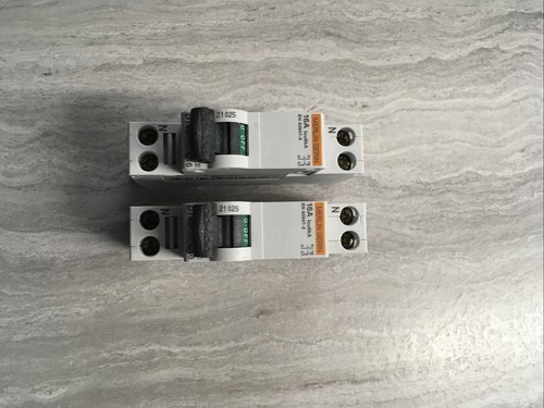Lot disjoncteurs dt40 - 2,