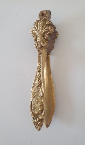 Casse noix ancien bronze - casse,