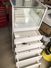 MEUBLE VITRINE  A LED POUR