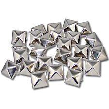 Carré Clous Pyramide Avec 2