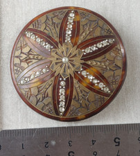 Ancienne broche en bois