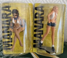 Lot De 2 Figurines MANARA. Pin