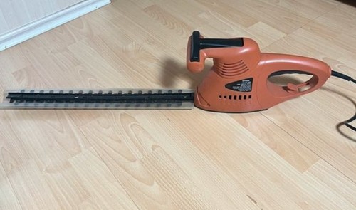 Petit taille haie électrique
