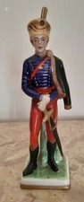 sujet  figurine soldat militaire en porcelaine polychrome 1 sur 2