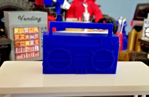 Scale blue boombox - scale,