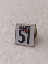 Pin's Pins Pin Alcool Anis Apéritif Logo "PASTIS 51" 