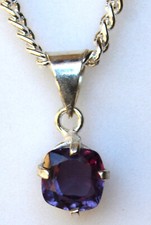 Alexandrite Pourpre de 6,00 ct - Certificat AGI - Pendentif Argent 925 + Chaîne