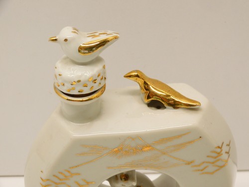 Jolie bouteille porcelaine - -,
