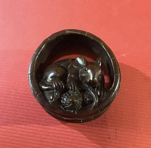 Japanese netsuke hand carved - netsuke,, hand-carved
